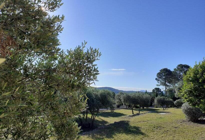 Номер Стандарт Вид на Сад, La Bastide Des Selves