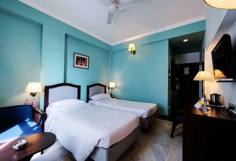 اتاق سوپریور با تخت بزرگ, Capitol Residency