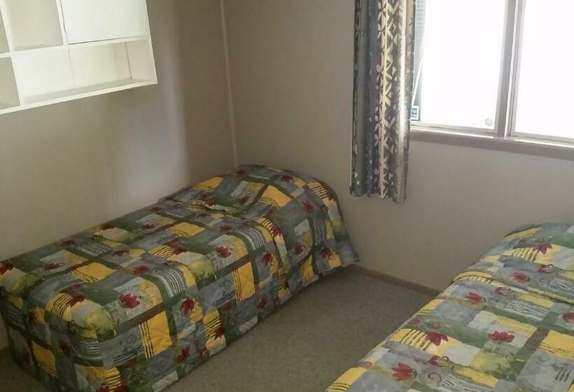Семейный Номер, Mahoe Motel