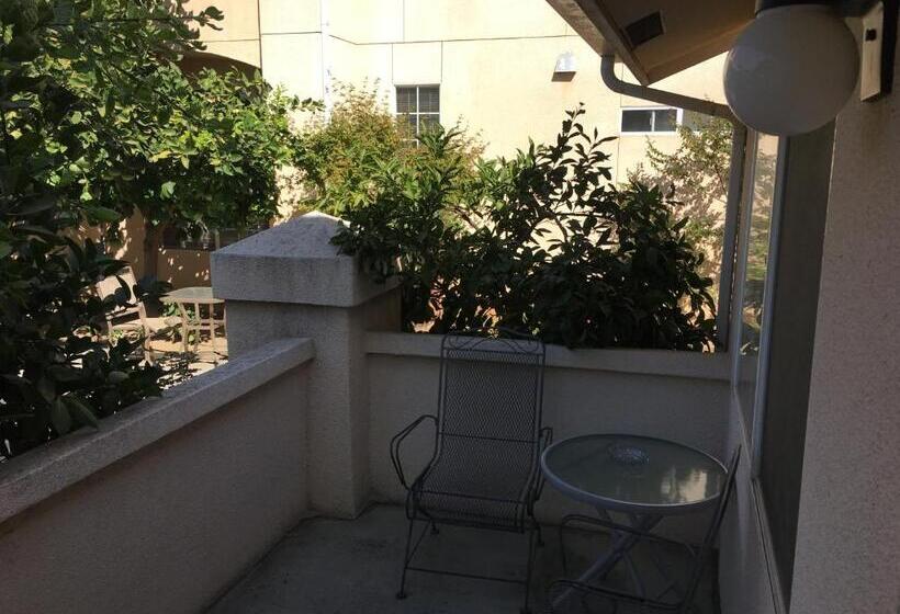 Quarto Estandar Cama King, Garden Inn And Suites Fresno