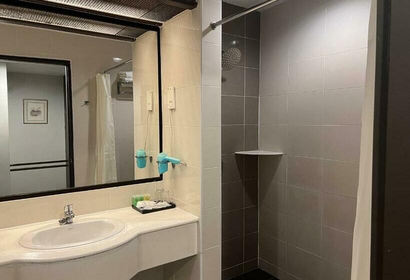 Семейный Полулюкс, Legend Inn Taiping