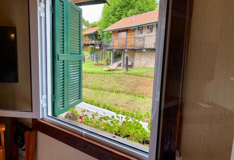 سوییت خانوادگی, Savoy Excellence
