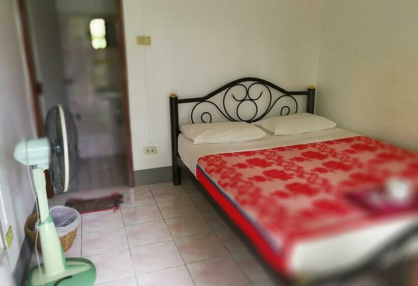 Номер Стандарт Индивидуальный, Baan Bua Guest House