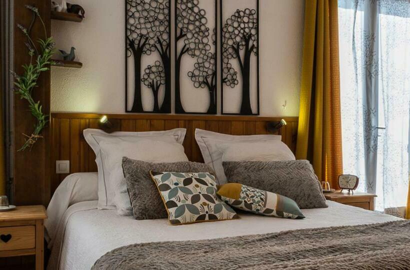 Номер Стандарт, La Coustille Chambres Et Table D Hôtes