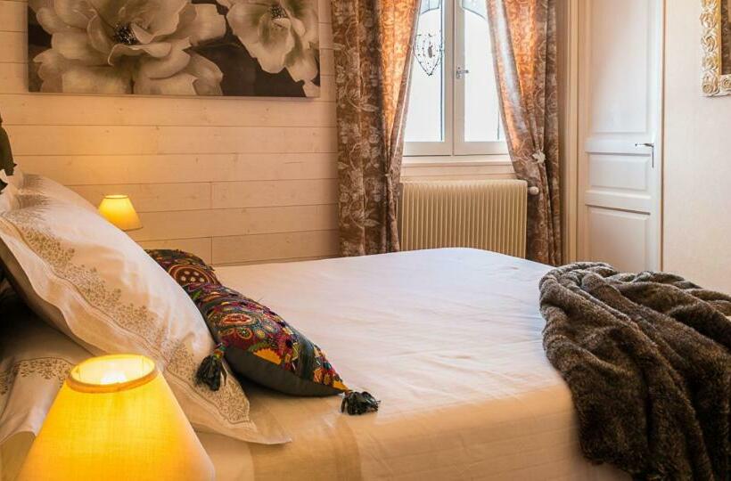 Номер Стандарт Вид на Горы, La Coustille Chambres Et Table D Hôtes