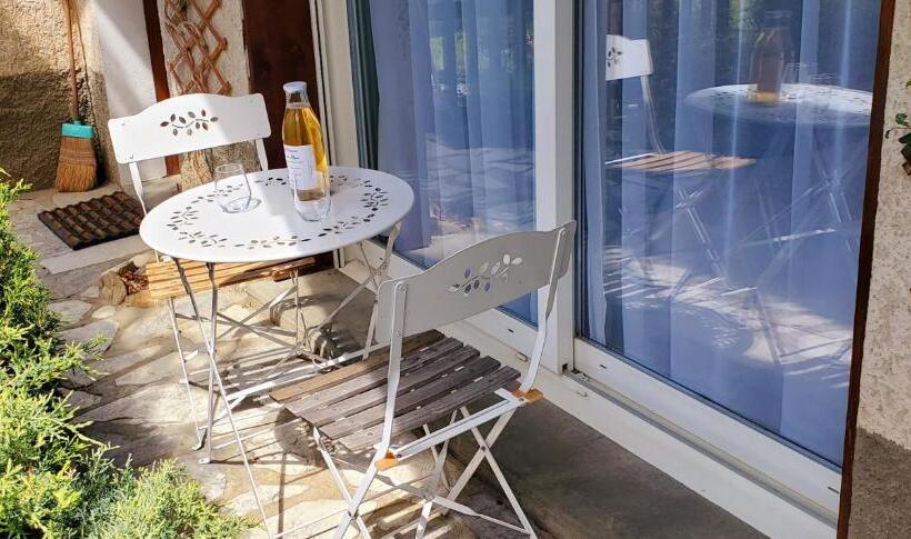 스탠다드 테라스 룸, La Coustille Chambres Et Table D Hôtes
