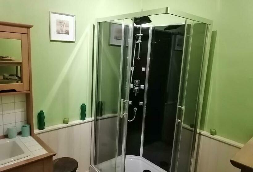 Номер Deluxe, Vingt Grand Rue