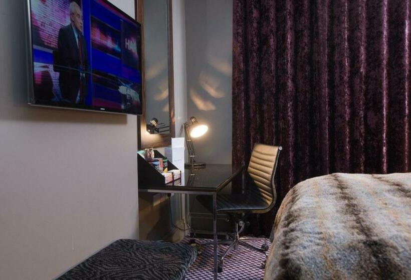 Номер Стандарт, Malmaison Dundee