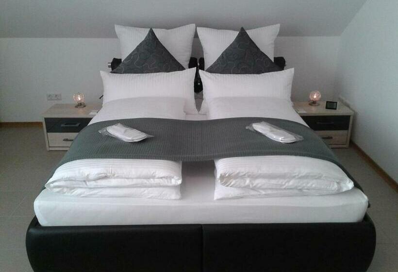 Quarto Triplo Clássico, Dzt Schwarzwaldhotel Garni