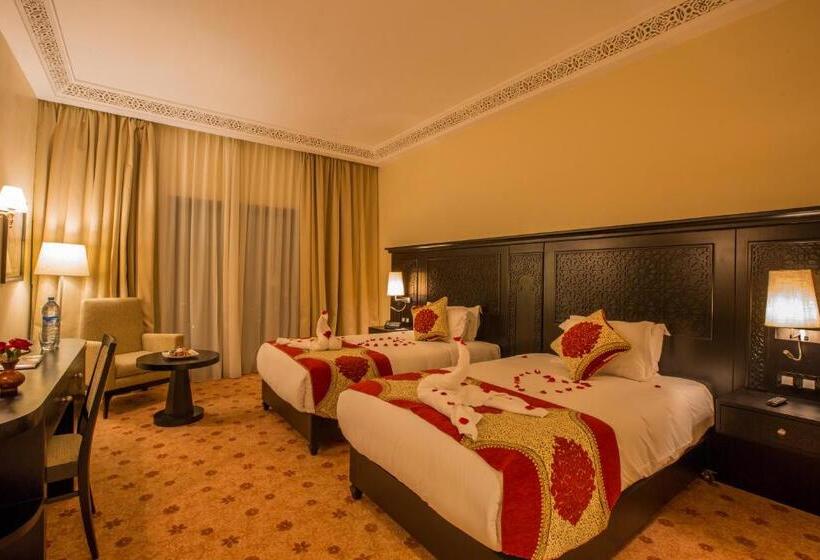Трехместный Номер Стандарт Вид на Бассейн, DWO Marrakech Ennakhil
