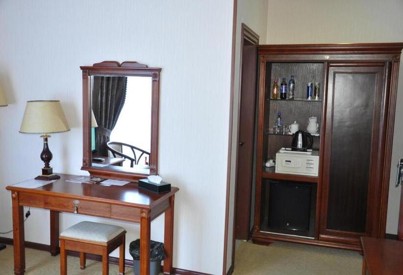 Junior Suite, Firuz