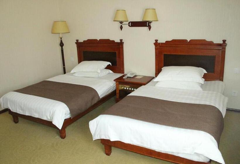 Habitación Estándar, Firuz