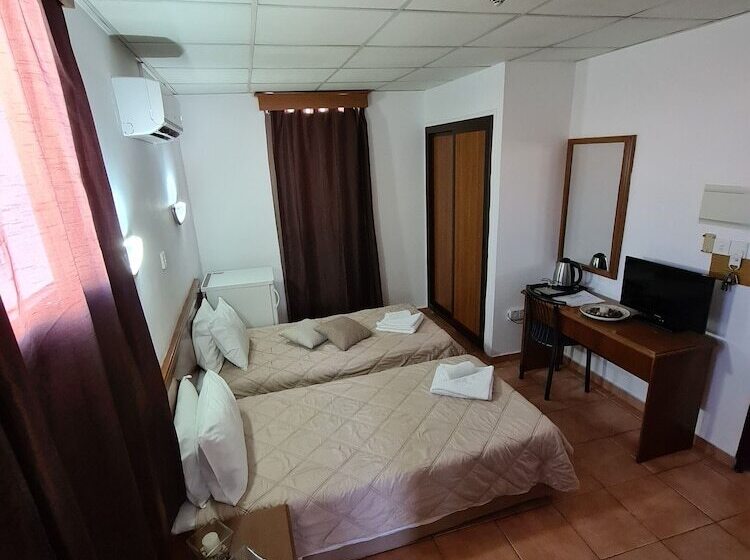 Quarto Estandar, Metropole