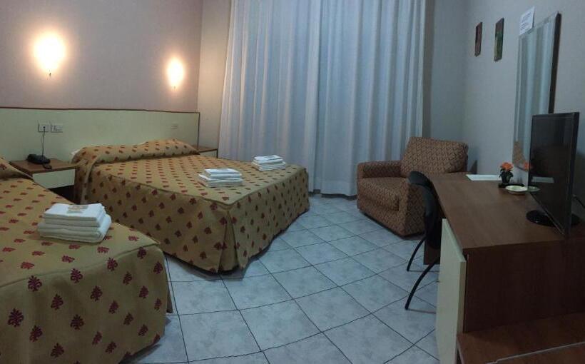 스탠다드 트리플 룸, Albergo La Posta Arezzo
