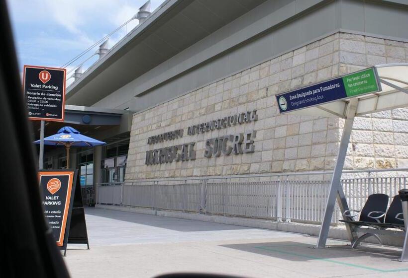 اتاق ساده سه‌ نفره, Las Mercedes Airport Quito