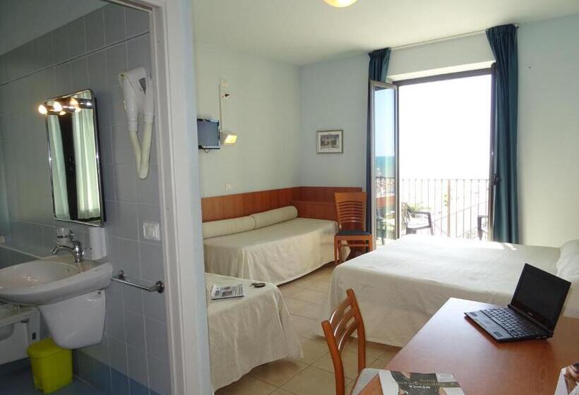 景色の見えるスタンダード４人部屋, Sole E Mare