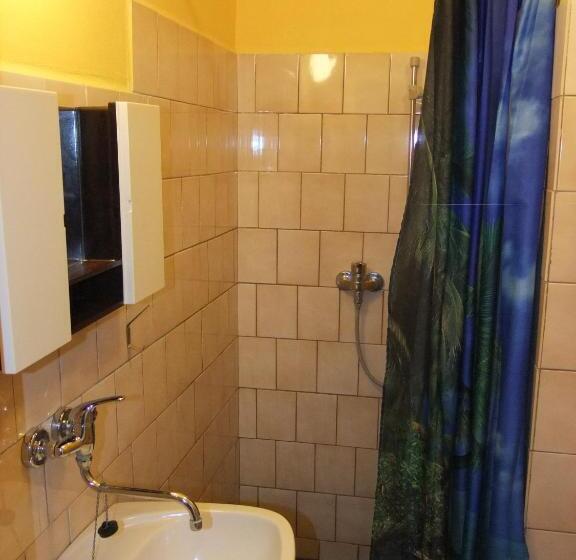 اتاق استاندارد چهار تخته, Formule