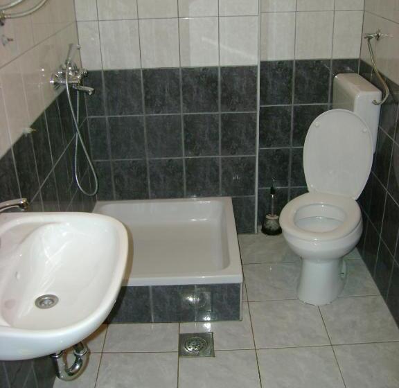 آپارتمان 2 خوابه, Guest House Robi