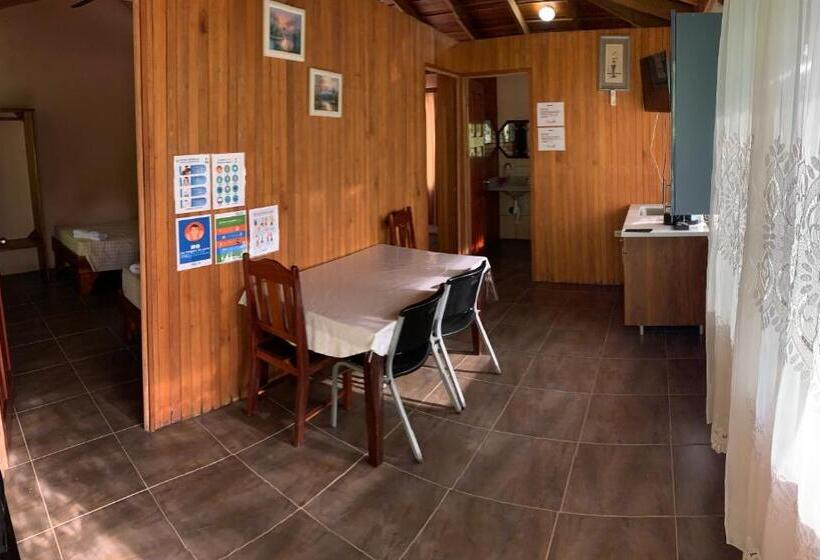 Quarto Quadruple Standart Vista Jardim, Laureles Collection Uvita   Cabinas Los Laureles