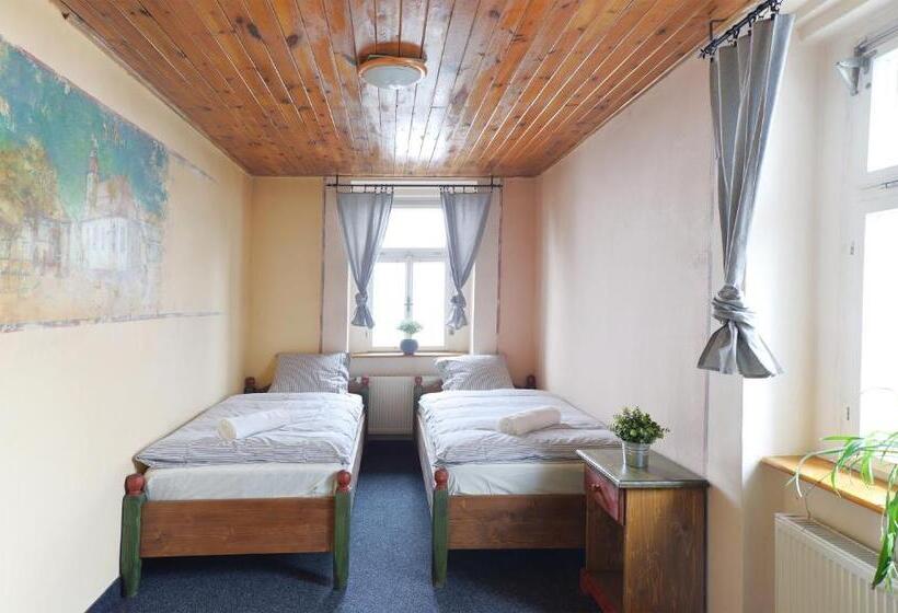 Четырехместный Номер Стандарт, Plesivec