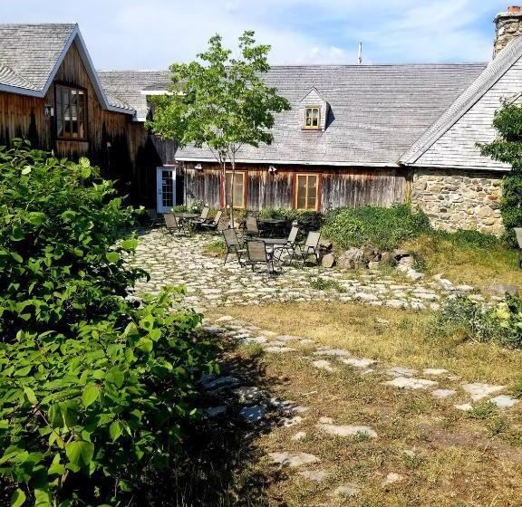 Номер Стандарт, Auberge Le P Tit Bonheur   Hostel