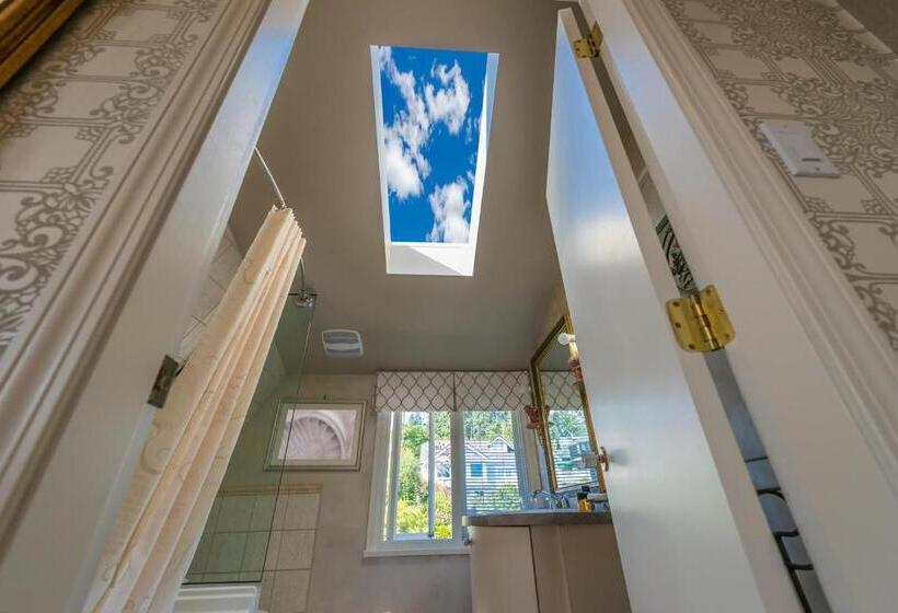 Люкс Вид на Море, Crystal S View Bed & Breakfast