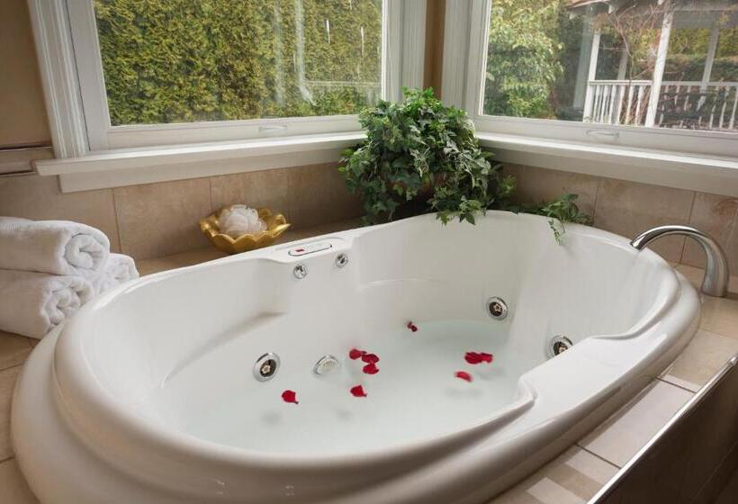 Люкс Deluxe Вид на Море, Crystal S View Bed & Breakfast