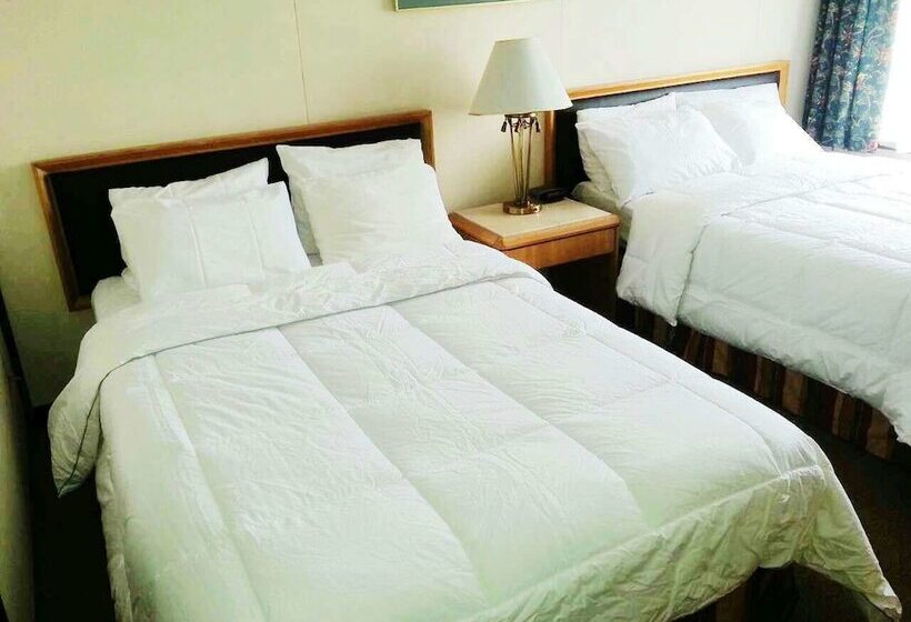 غرفه قياسيه سريرين مزدوجين, Kc's Country Inn