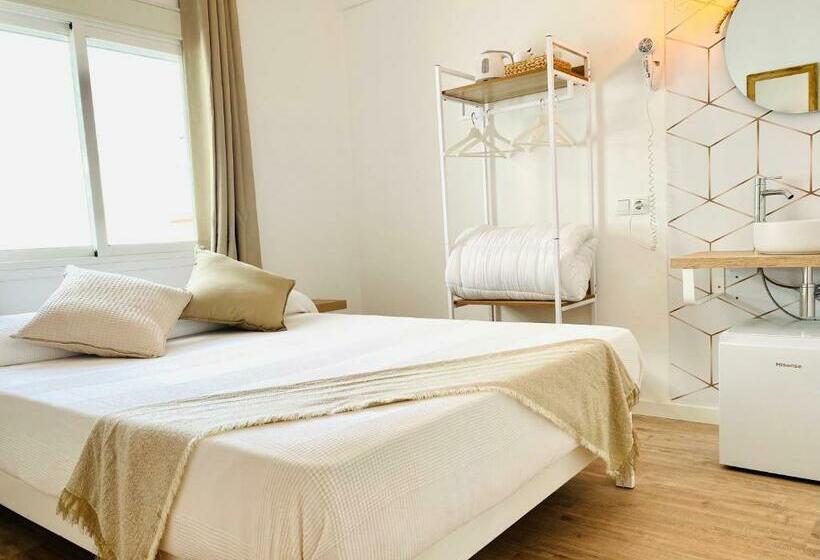 اتاق استاندارد با سرویس بهداشتی مشترک, La Bartola Guesthouse