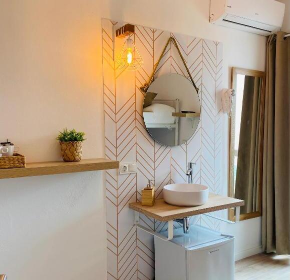 اتاق استاندارد با تختخواب دوطبقه و حمام مشترک, La Bartola Guesthouse