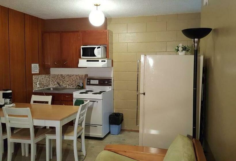 Люкс 2 Спальни, Plaza Motel