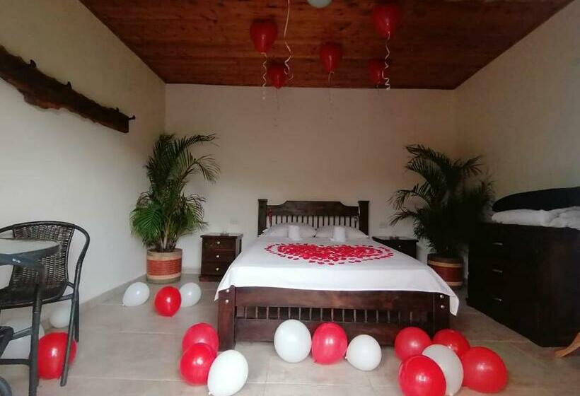 اتاق لوکس, Hostal Hilltop Salento