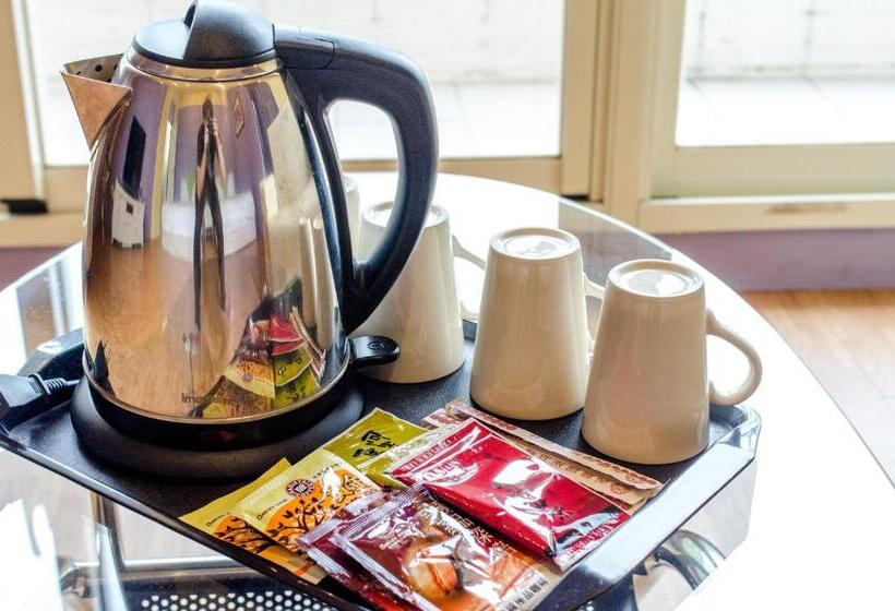 اتاق استاندارد چهارنفره با بالکن, 光腳丫宜蘭民宿