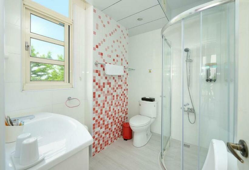 اتاق استاندارد با بالکن, Dancing Butterfly Inn Family Sliding Bnb