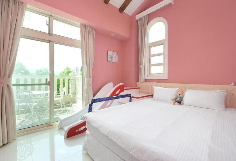 اتاق استاندارد با بالکن, Dancing Butterfly Inn Family Sliding Bnb