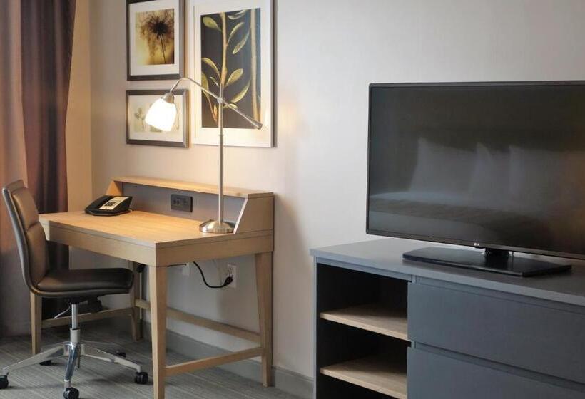 Люкс Кровать Кинг, Country Inn & Suites By Radisson, Belleville, On