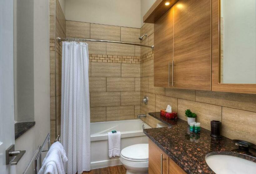 Люкс Повышенной Комфортности, Western Hotel & Executive Suites