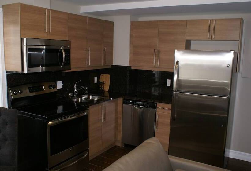Люкс, Western Hotel & Executive Suites