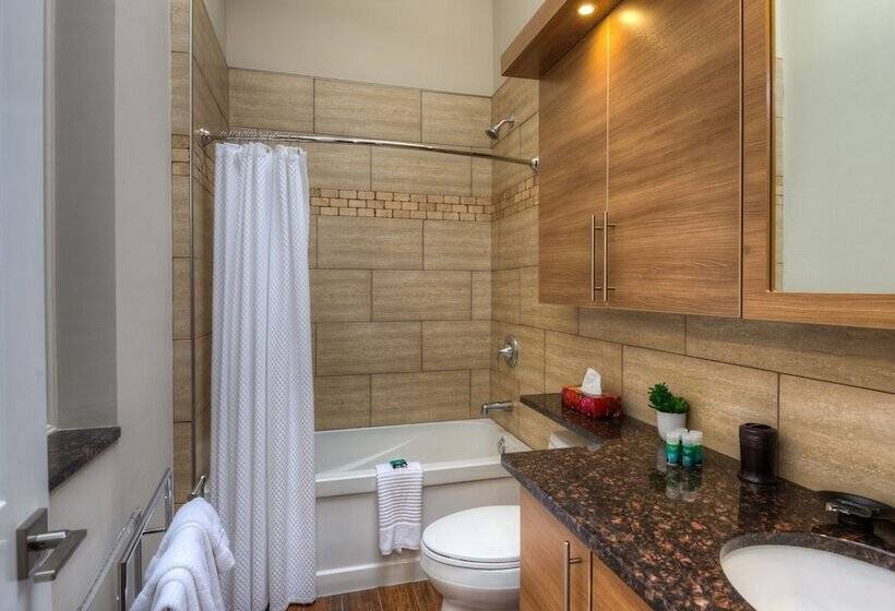 Люкс Повышенной Комфортности, Western Hotel & Executive Suites