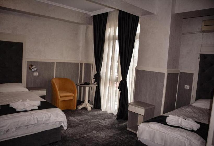 Номер Стандарт Трехместный, Golden Rose Residence