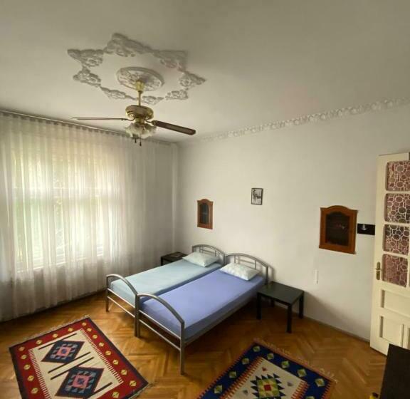 패밀리 룸 공용 욕실, Mosaico Alfetta Hostel