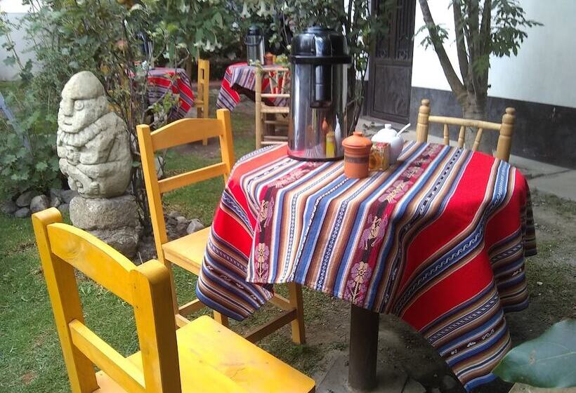 اتاق خانوادگی, Hostal Casa Del Montanista