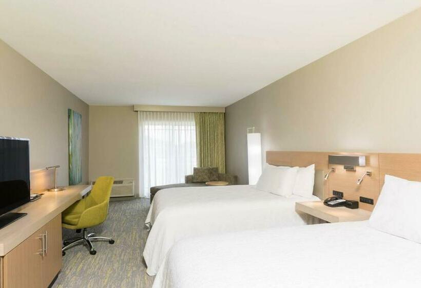 장애인을 위한 스탠다드 룸, Hilton Garden Inn Grand Rapids East