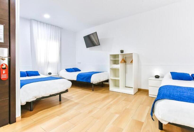 Номер Стандарт Трехместный, Laramond Barcelona Rooms