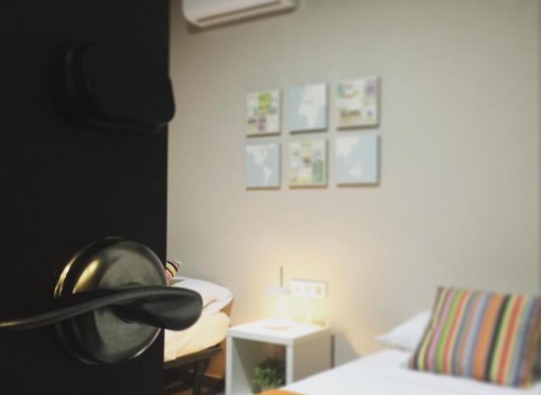 Номер Стандарт, Laramond Barcelona Rooms