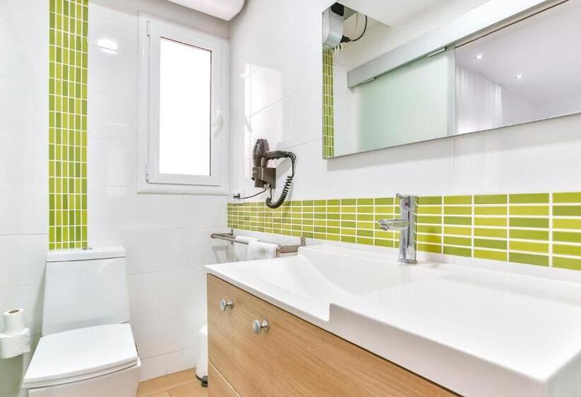Номер Стандарт Трехместный, Laramond Barcelona Rooms