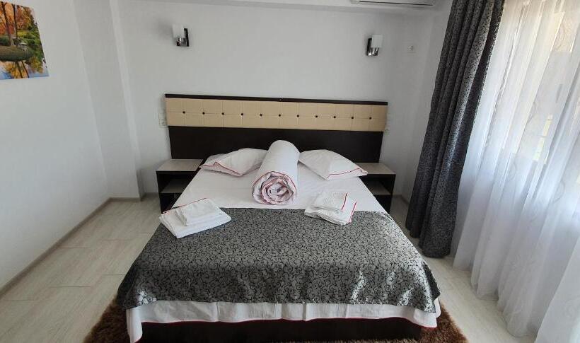 اتاق لوکس با بالکن, Motel Didona B