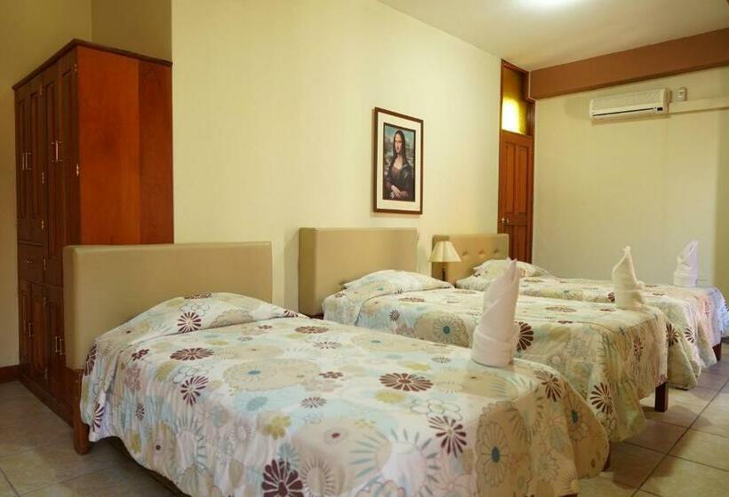 חדר סטנדרט לשלושה, Oro Verde & Suites
