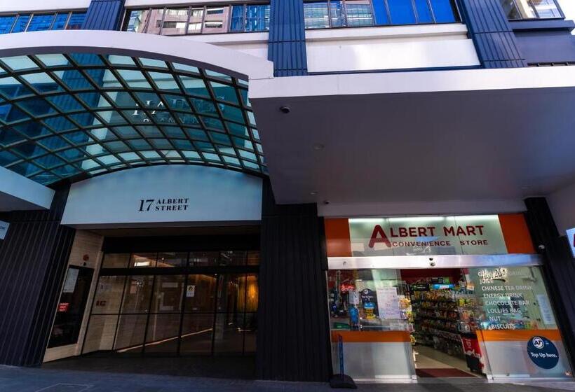 اتاق خانوادگی با چشم‌انداز دریا, Garden Hostel