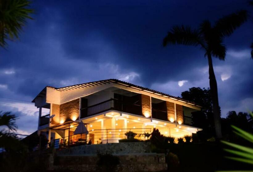 스탠다드 트리플 발코니 룸, Finca Hotel Loma Verde